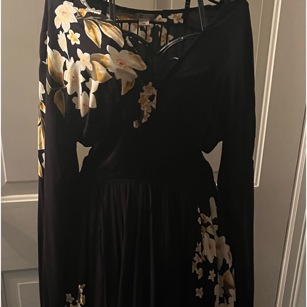 Billabong Black Floral Long Sleeve Long dress